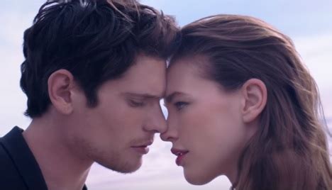 Yves Saint Laurent Mon Paris TV Spot, 'Love' Song by Lee